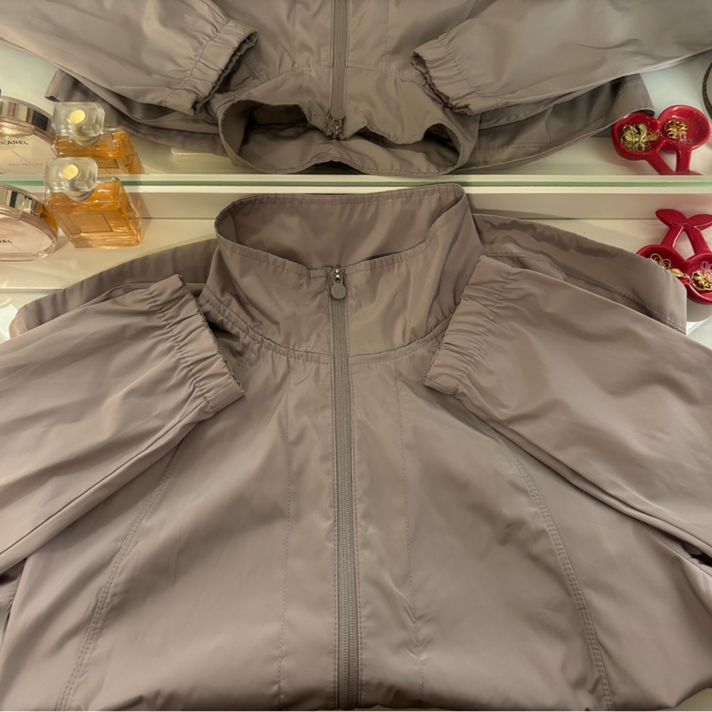 Apana Women's Gray Wind Breaker